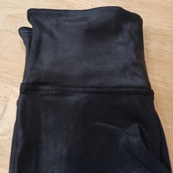 SPANX Womens XS Faux Leather Leggings in Black Pull On Shapewear Stretchin - Picture 2 of 12